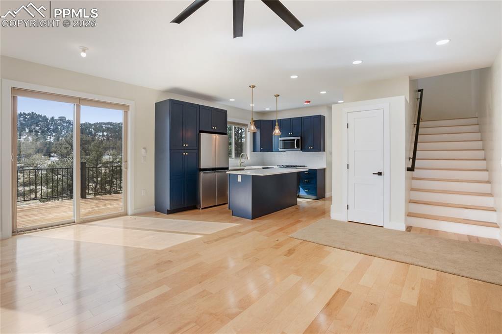Image 9 of 38: Kitchen