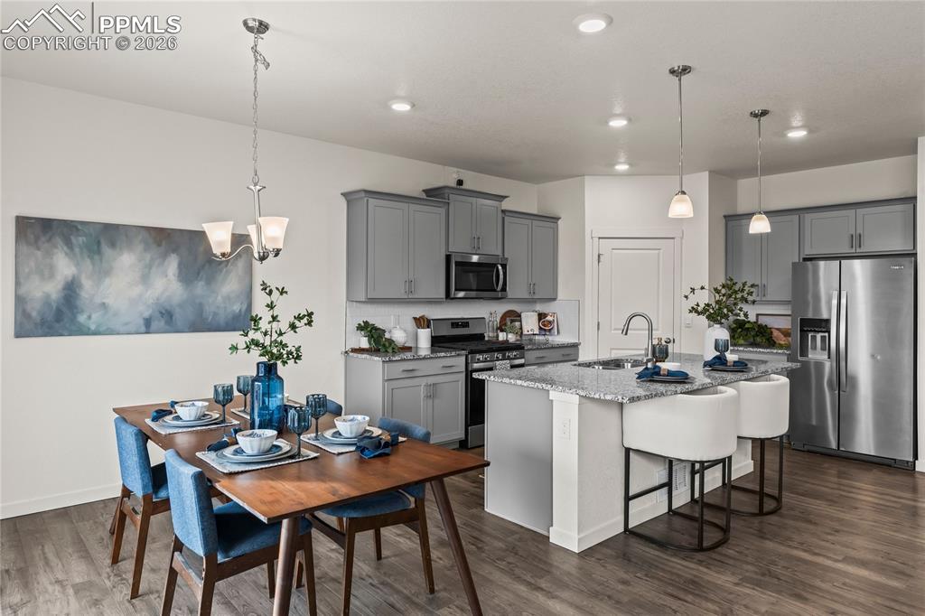 Image 10 of 49: Dining Area