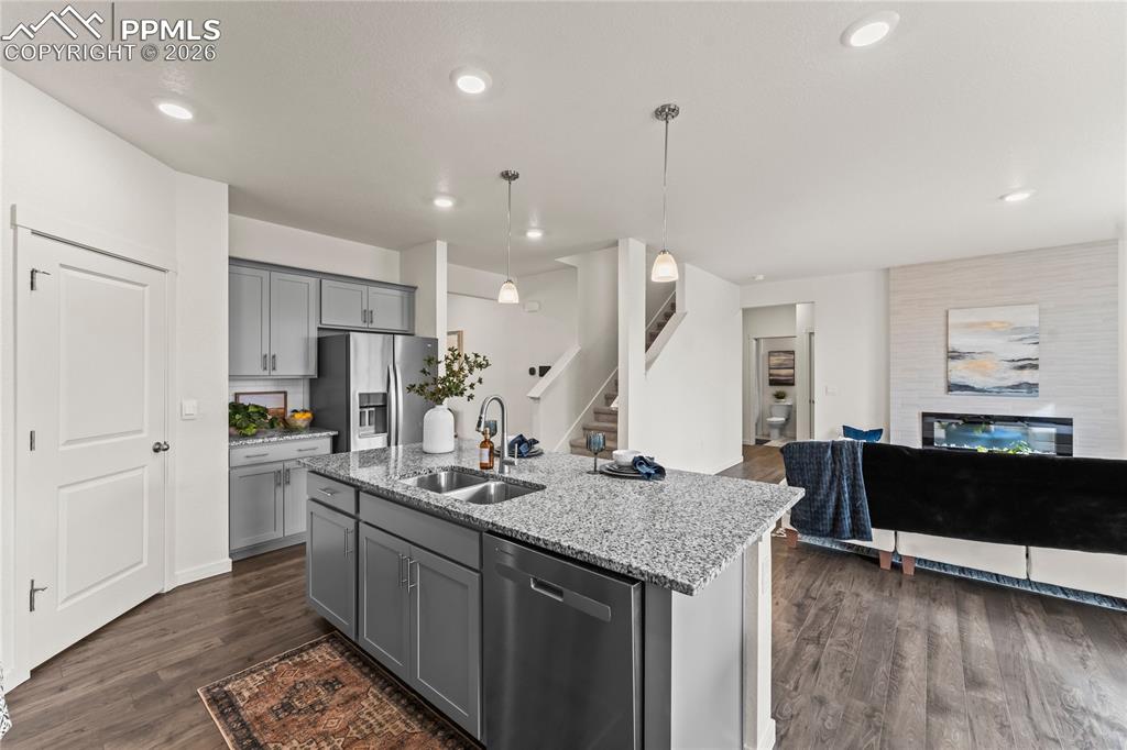 Image 12 of 49: Kitchen