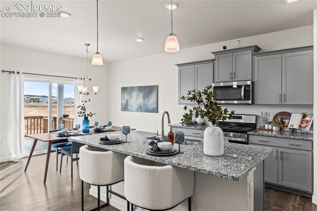 Image 7 of 49: Kitchen