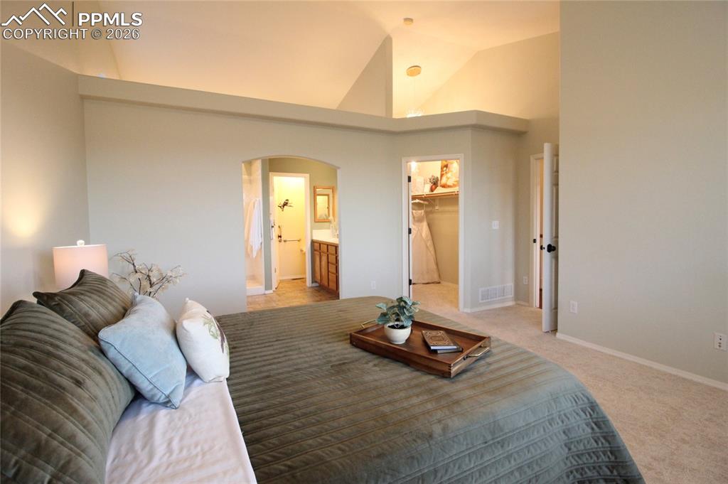 Image 21 of 42: Bedroom