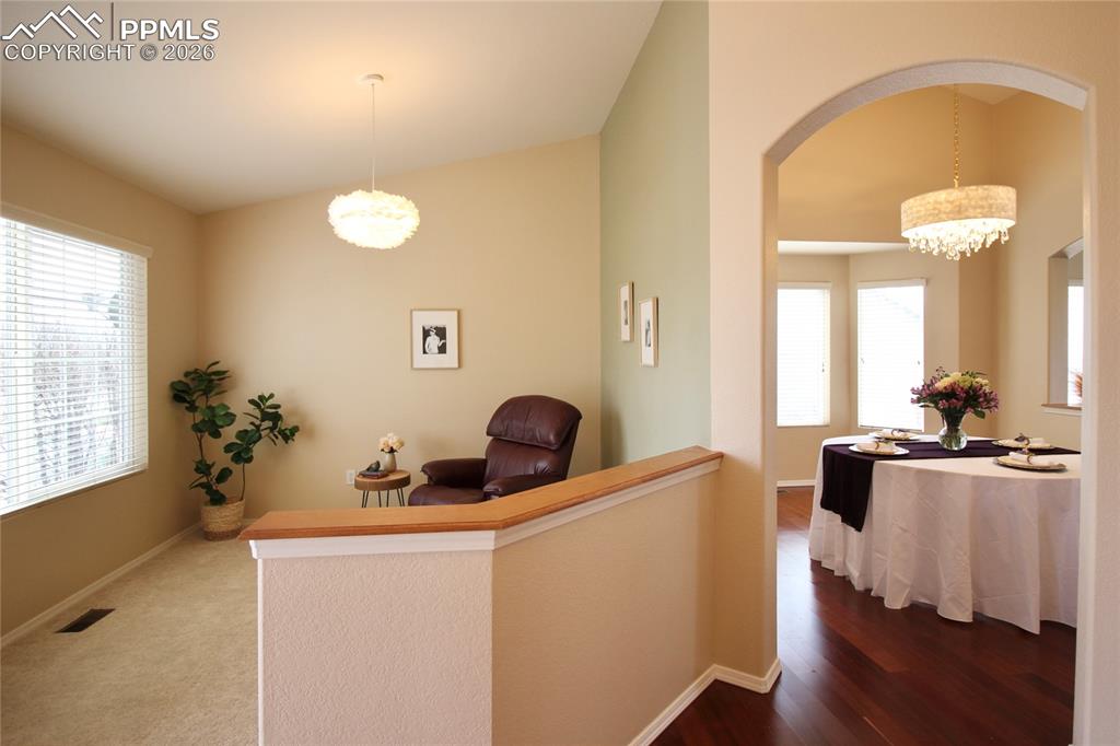 Image 32 of 42: Office