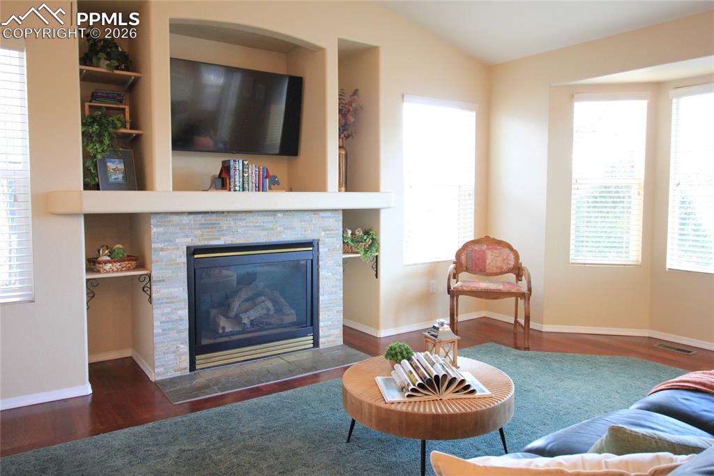 Image 6 of 42: Living Room