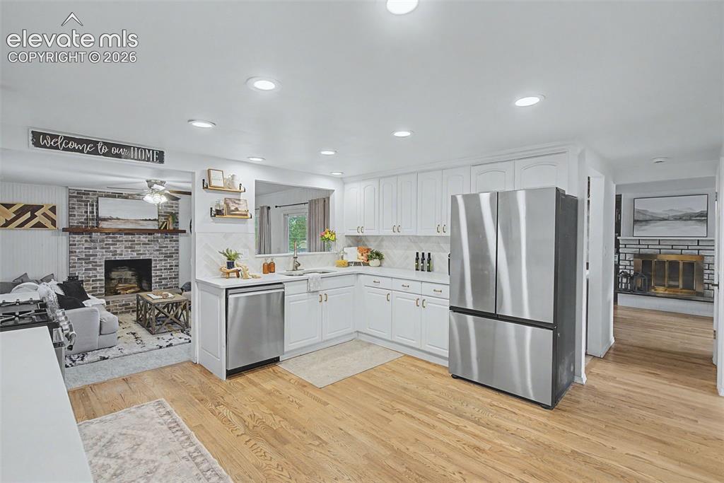 Image 13 of 39: Kitchen