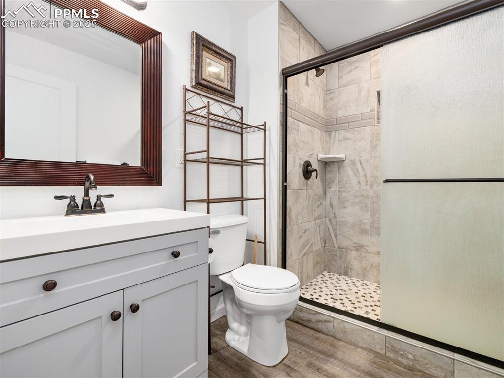 Image 14 of 21: Bathroom