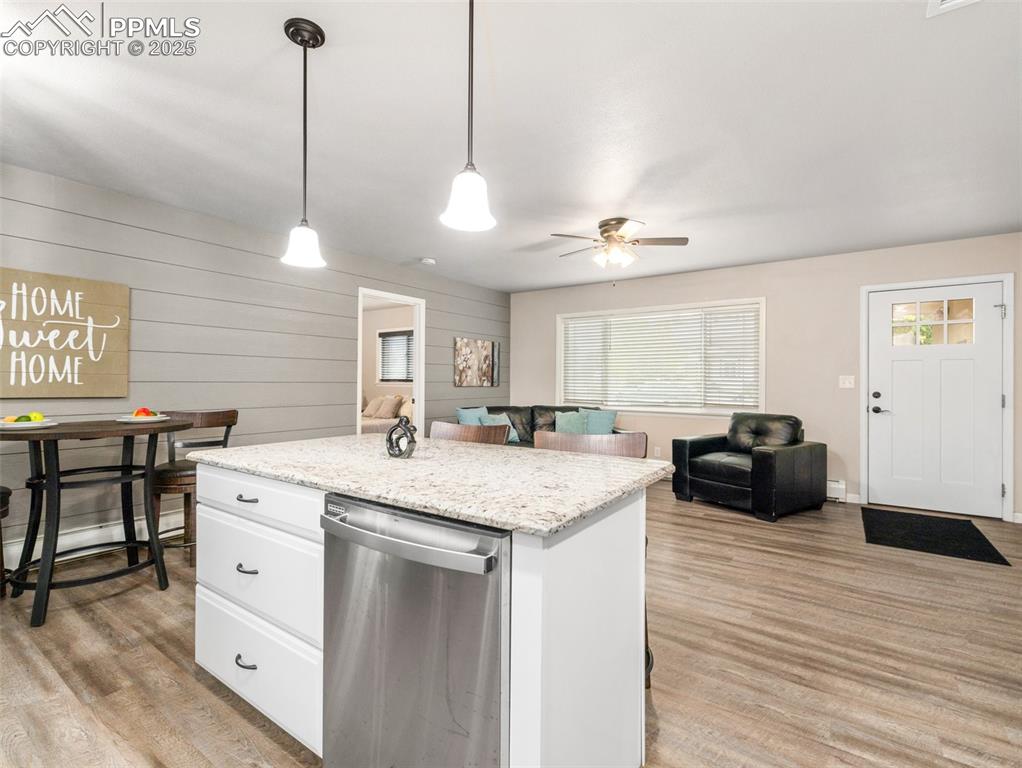 Image 9 of 21: Kitchen