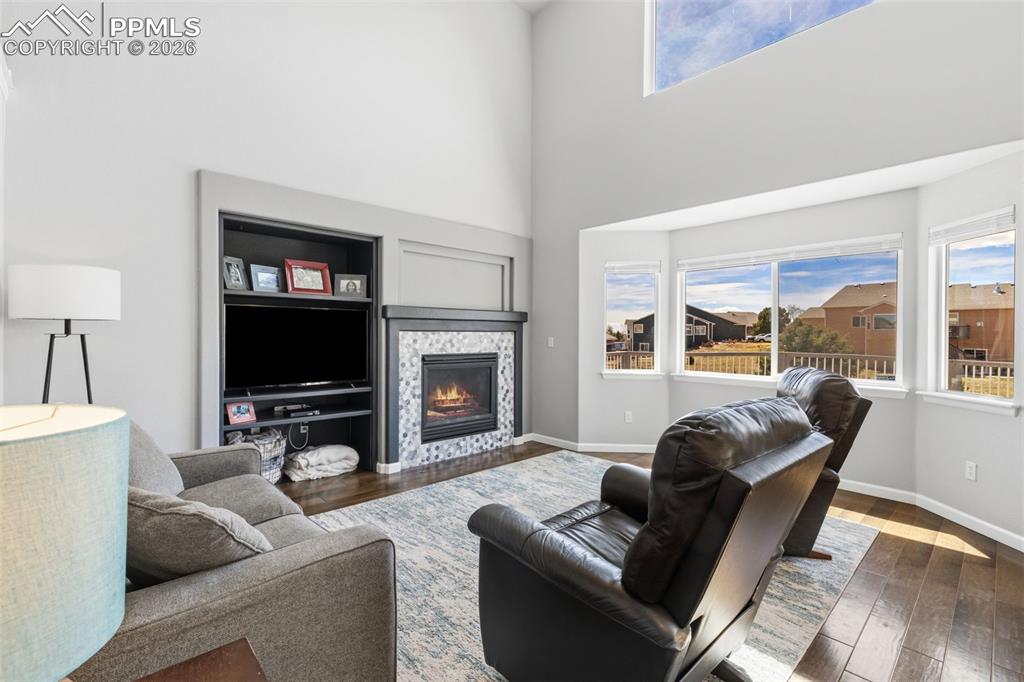 Image 12 of 36: Deck