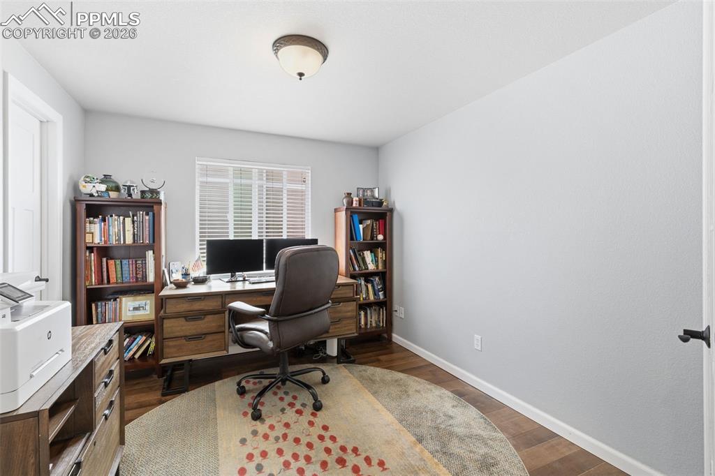 Image 17 of 36: Bathroom