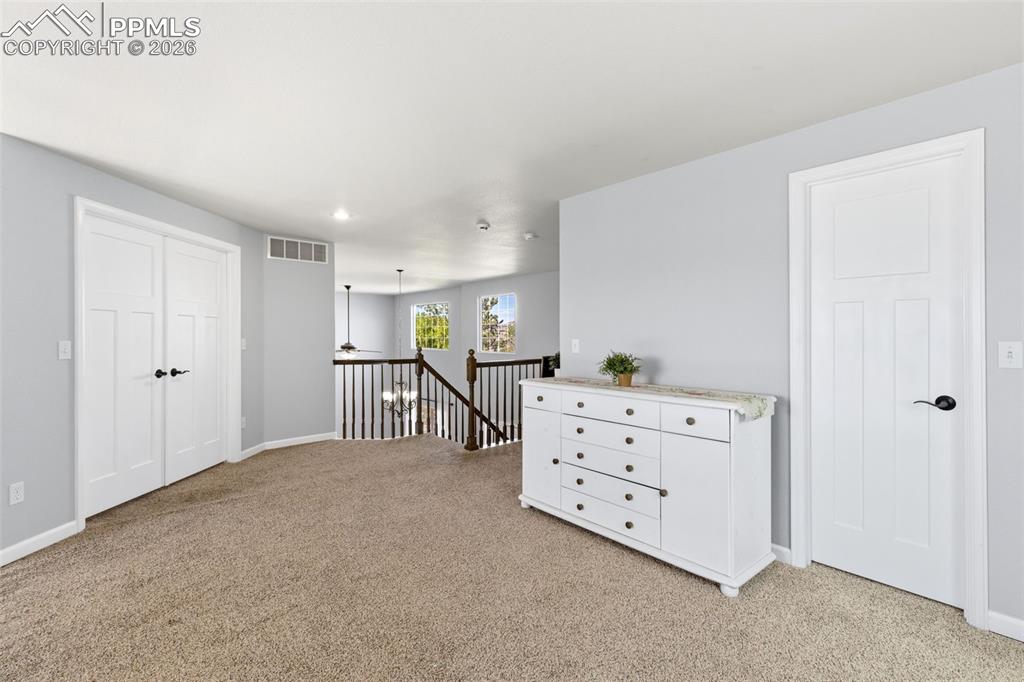 Image 18 of 36: Office