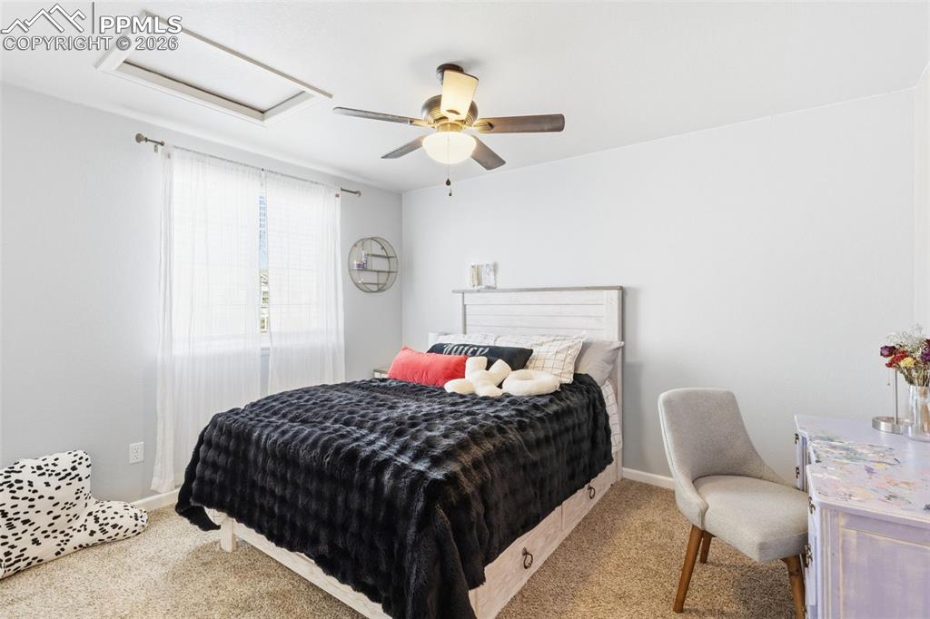 Image 24 of 36: Bathroom