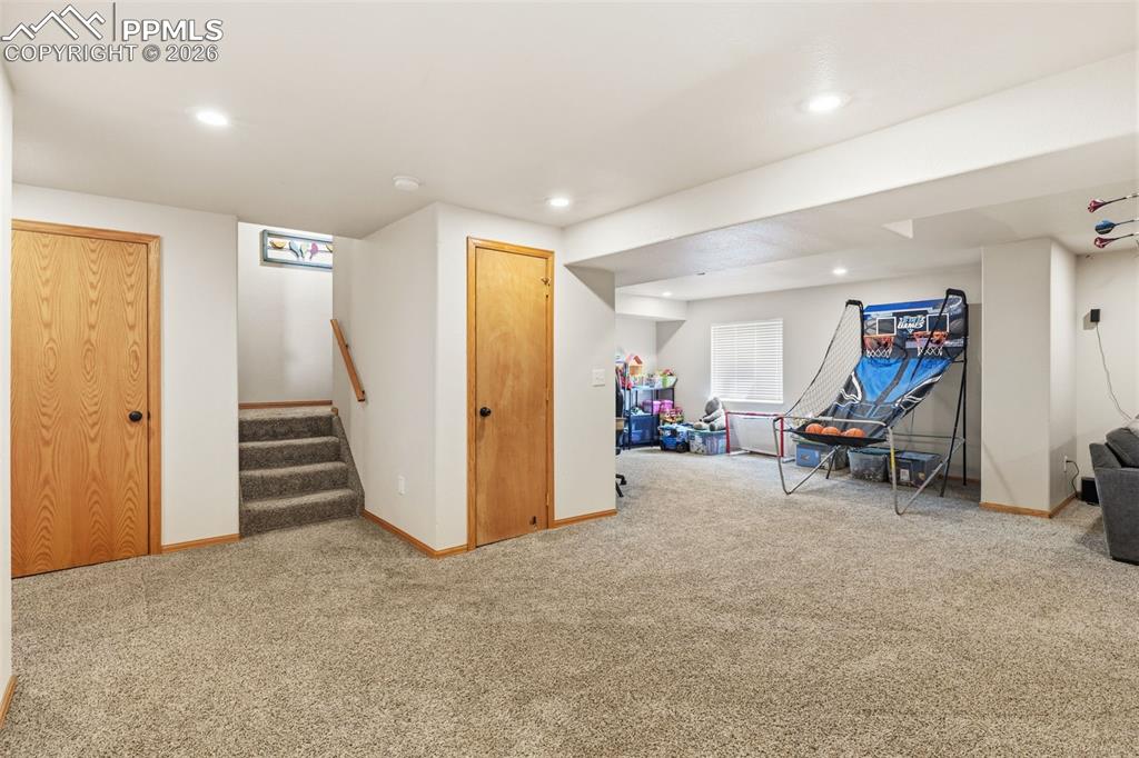 Image 26 of 36: Bedroom