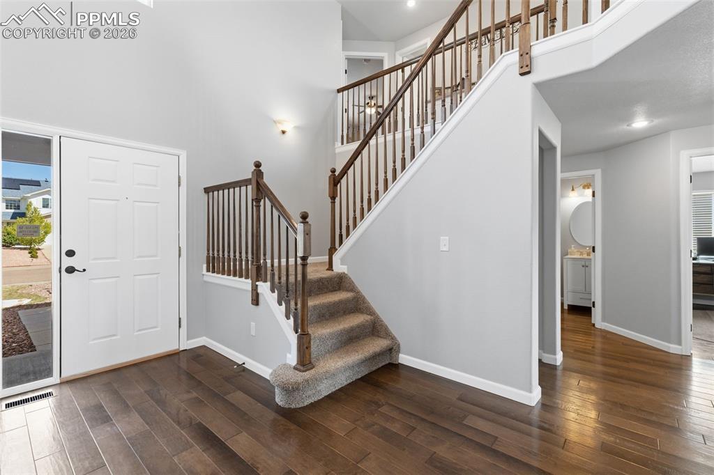 Image 5 of 36: Entry