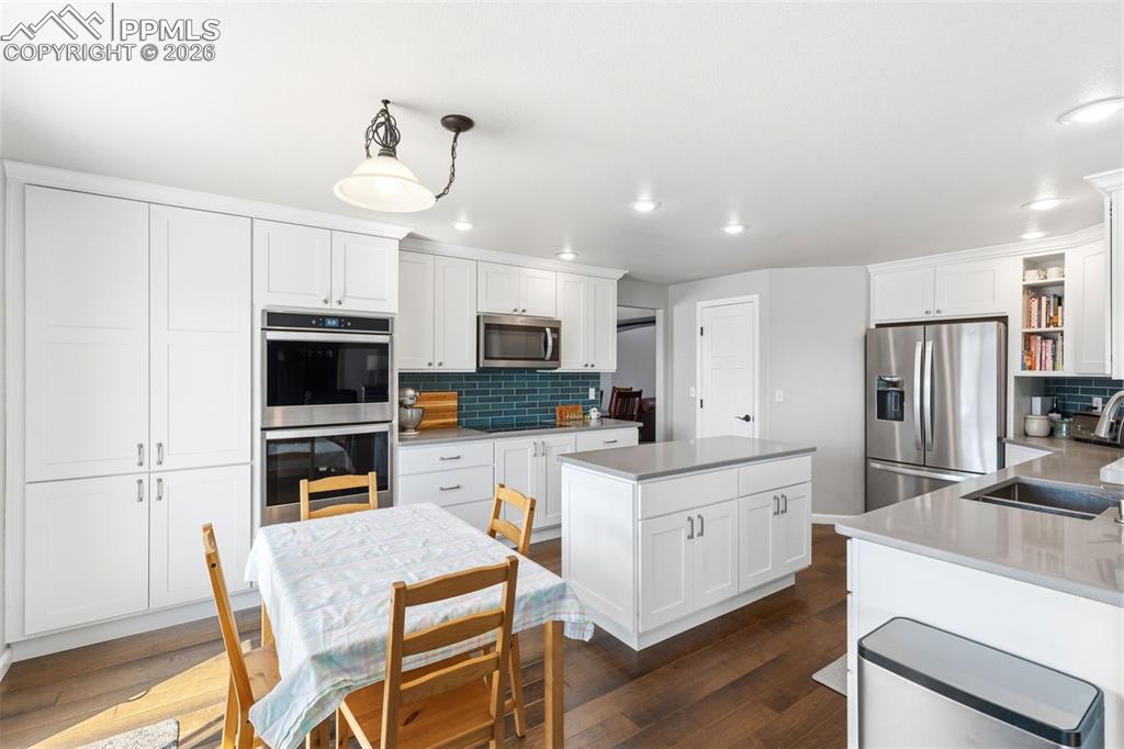 Image 8 of 36: Dining Area