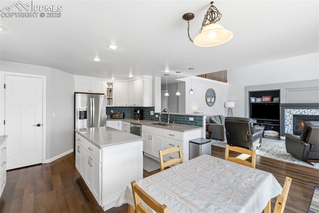 Image 9 of 36: Kitchen