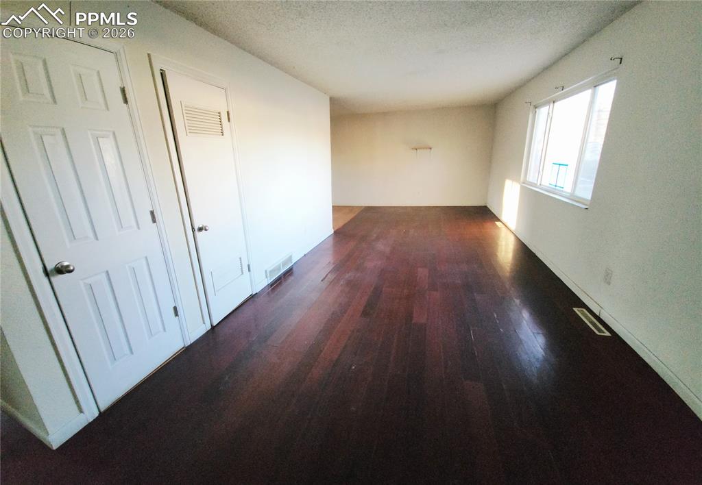 Image 4 of 11: Other