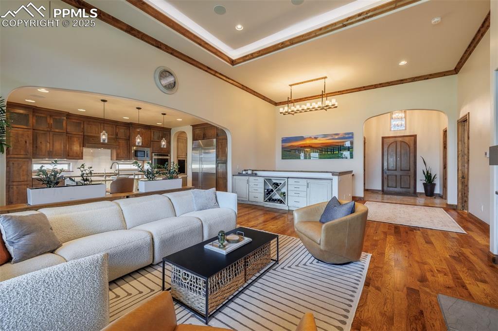 Image 10 of 50: Living Room