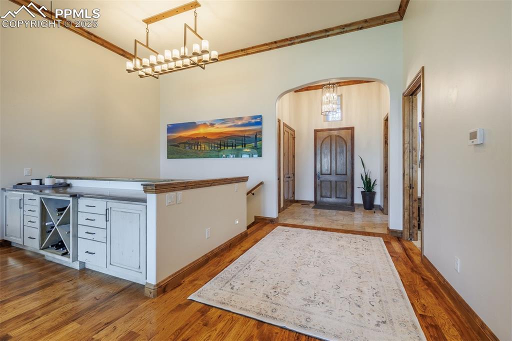 Image 7 of 50: Entry