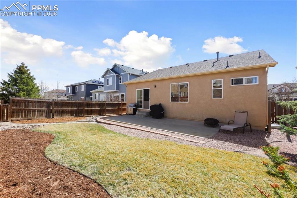 Image 18 of 25: Back of Structure