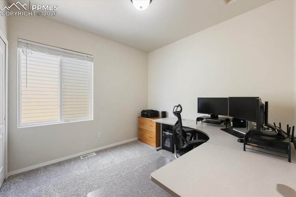 Image 7 of 25: Office