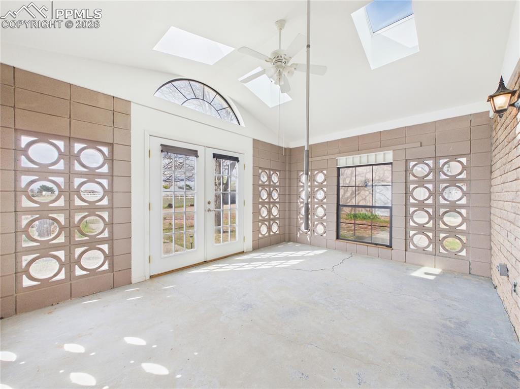 Image 13 of 49: Sun Room