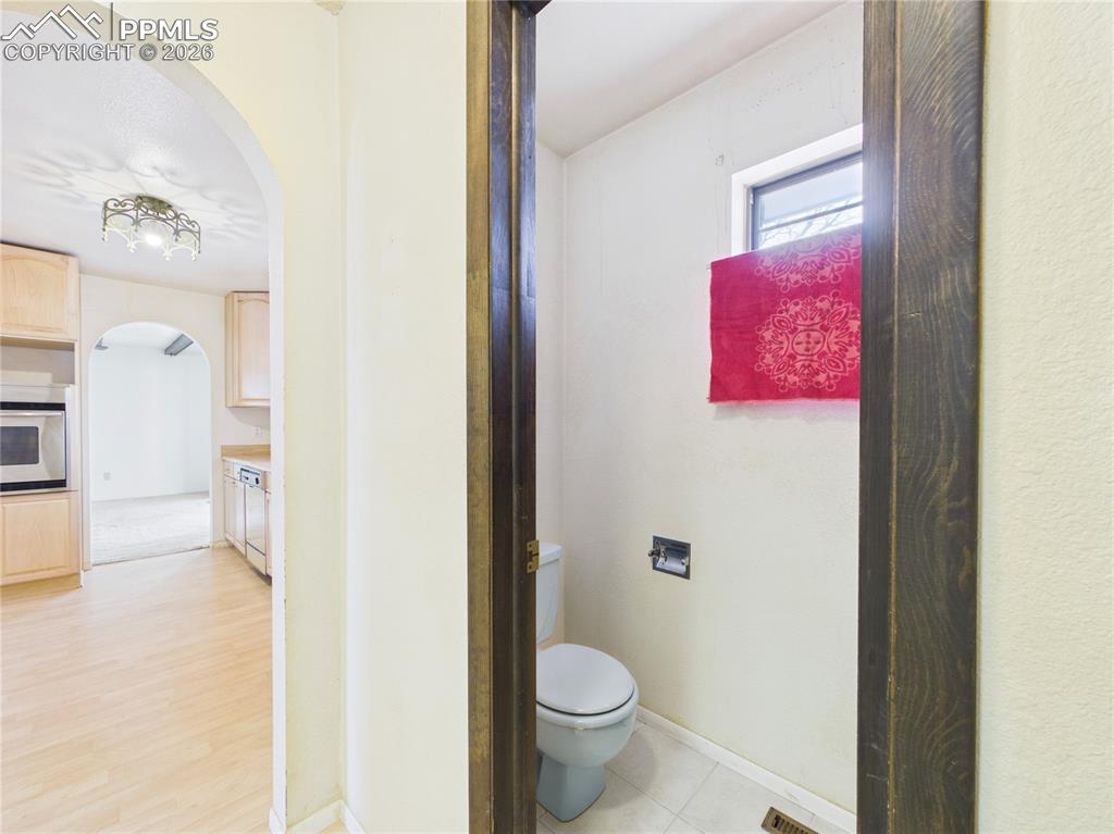 Image 19 of 49: Bathroom