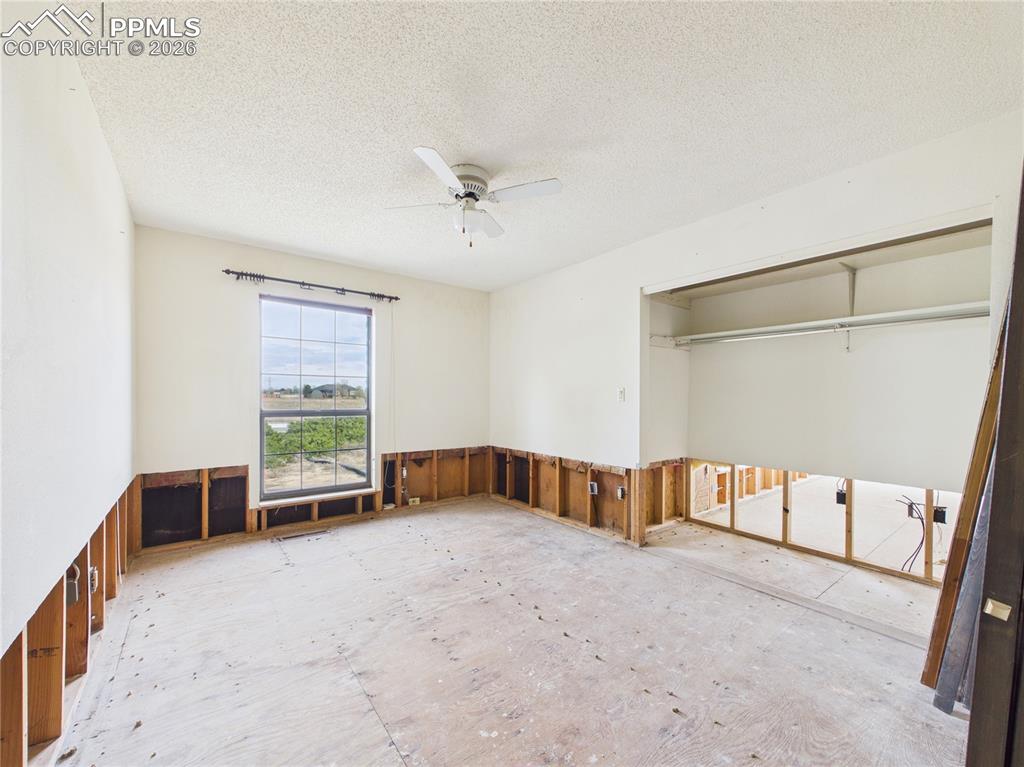 Image 28 of 49: Bedroom