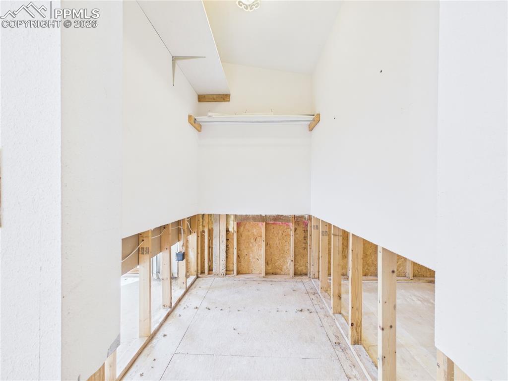 Image 32 of 49: Storage