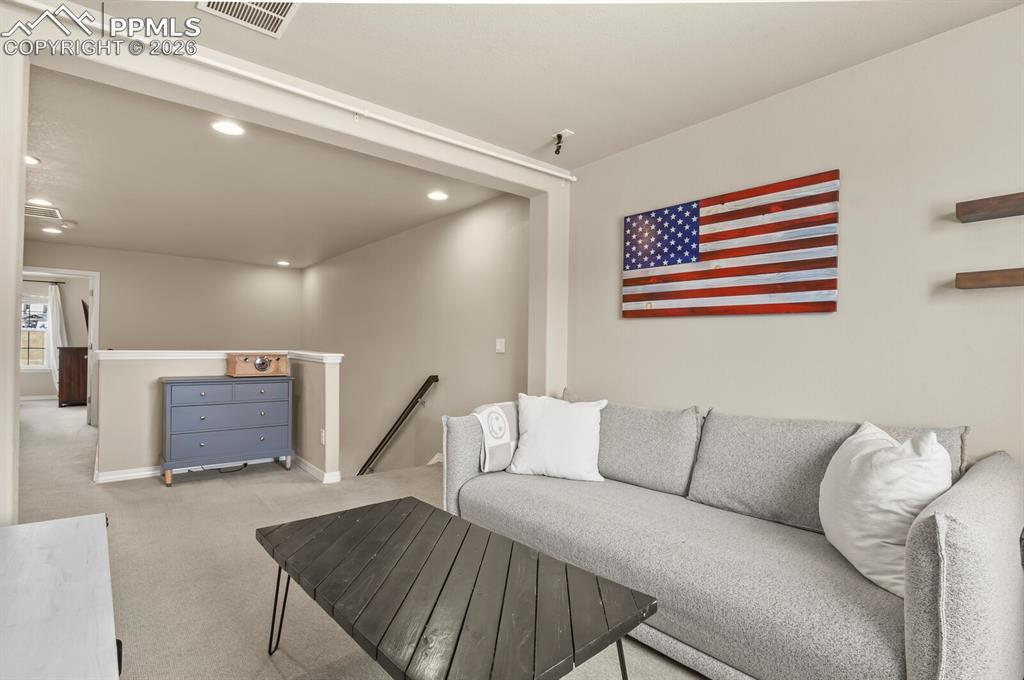 Image 27 of 37: Loft