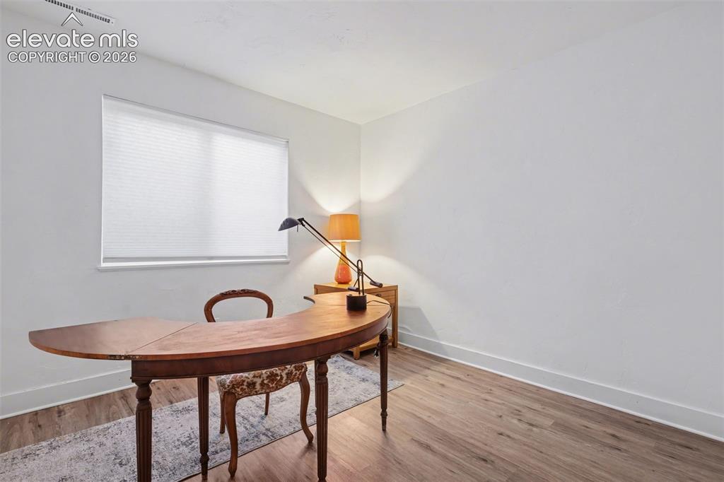 Image 11 of 26: Office