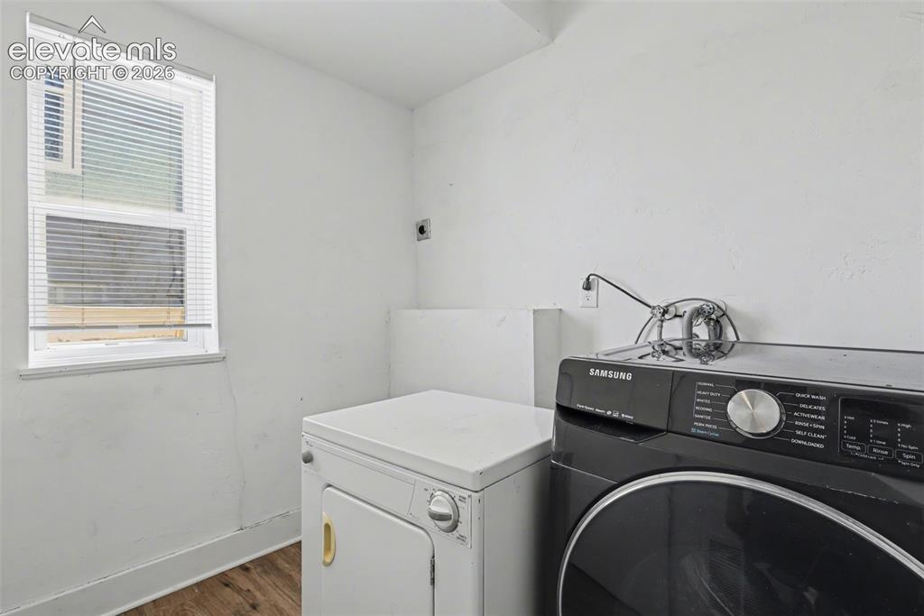Image 17 of 26: Laundry