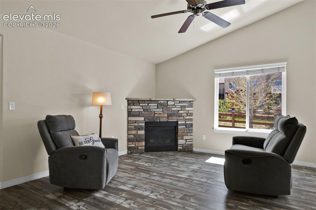 Image 11 of 32: Living Room