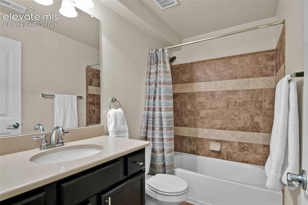 Image 26 of 32: Basement full bath