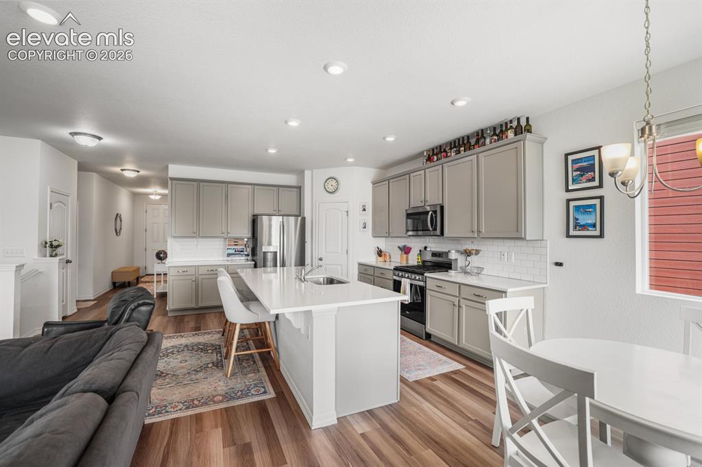 Image 11 of 50: Kitchen