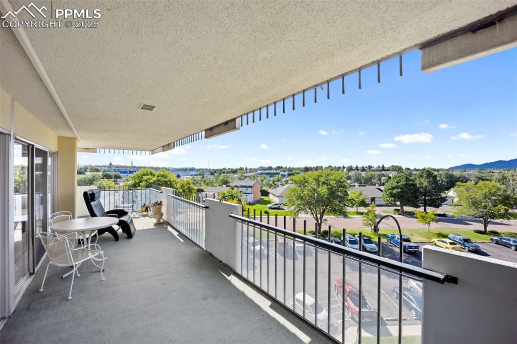 Image 22 of 31: Balcony