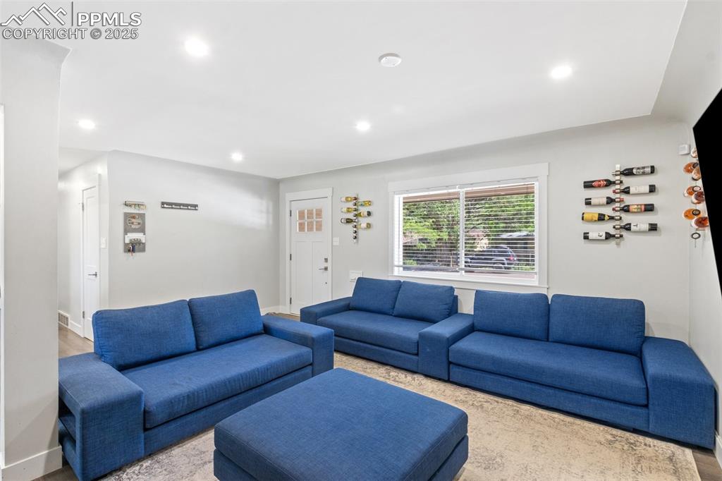 Image 5 of 31: Looking towards the entry way