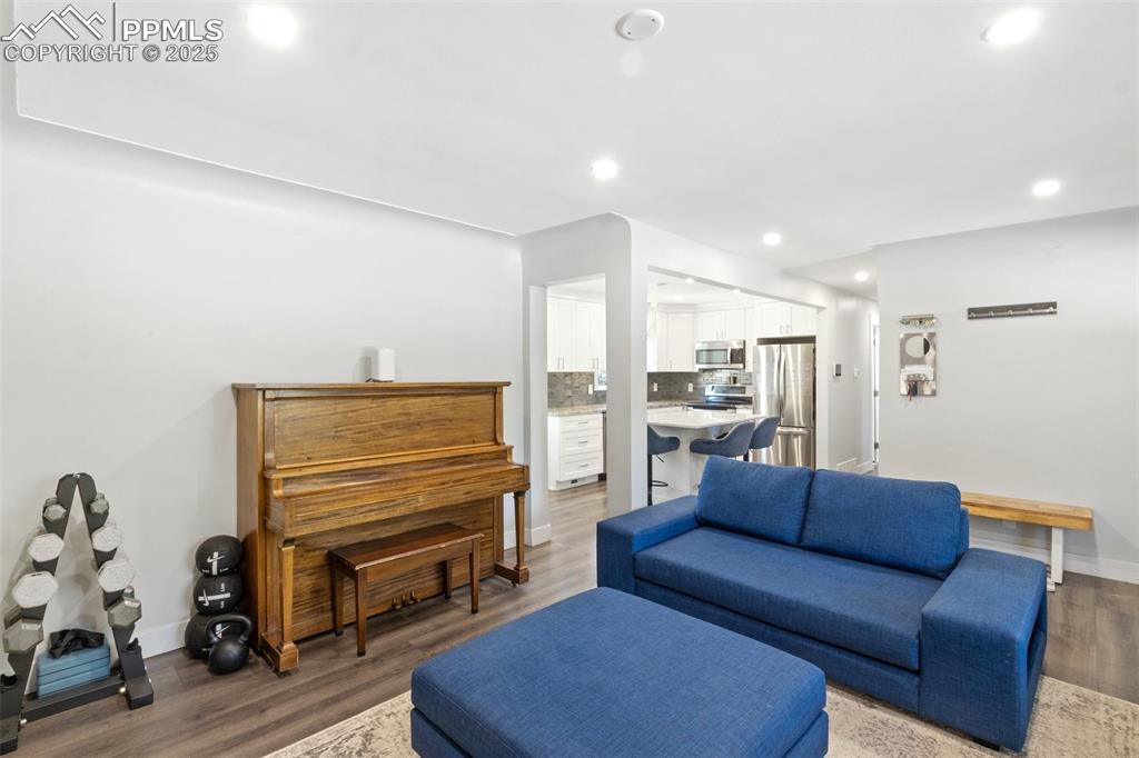 Image 8 of 31: Looking into the kitchen