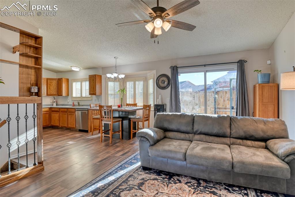 Image 16 of 50: Living Room