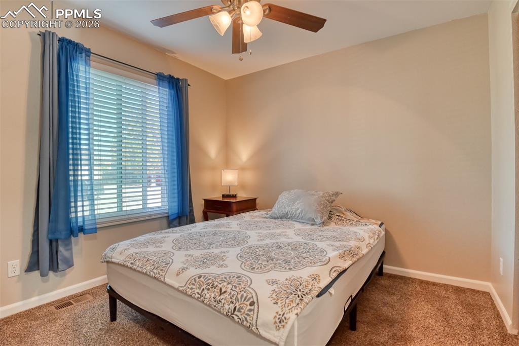 Image 18 of 50: Bedroom