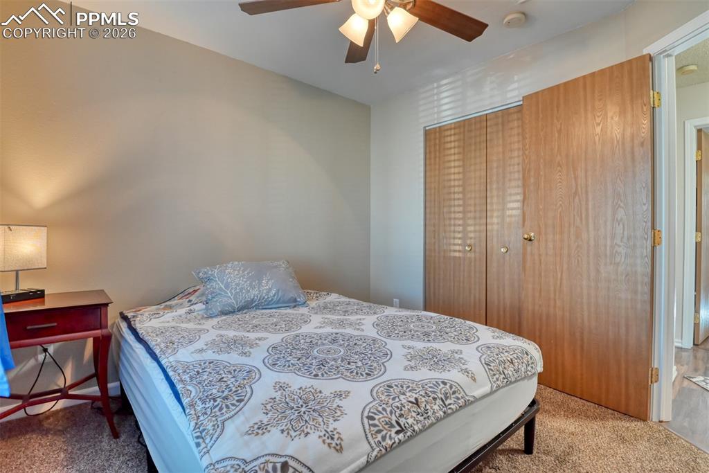 Image 20 of 50: Bedroom