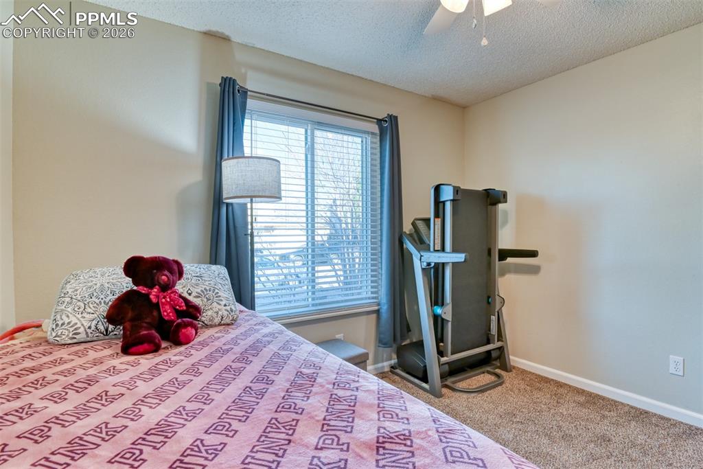 Image 26 of 50: Bedroom