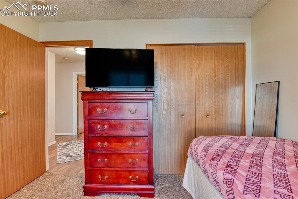 Image 27 of 50: Bedroom