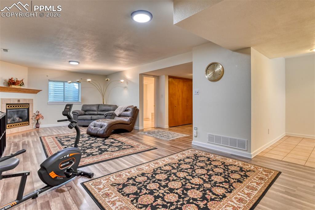 Image 36 of 50: Living Room