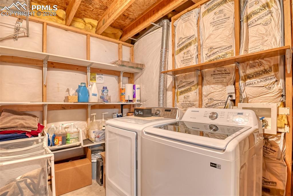 Image 39 of 50: Laundry