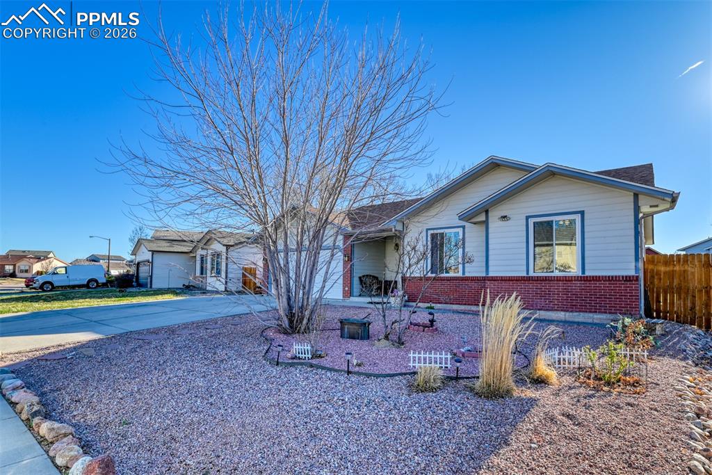 Image 5 of 50: Front of Structure