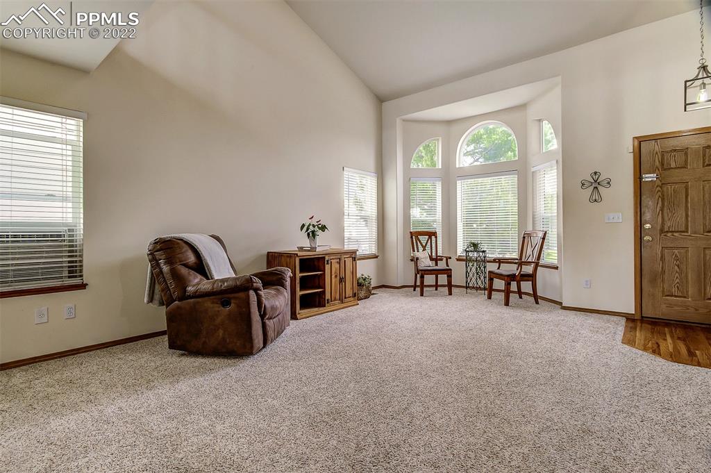 Listing 1751997, Image 8 of 36