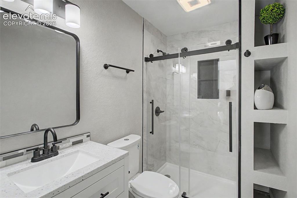 Image 10 of 10: Master Bathroom