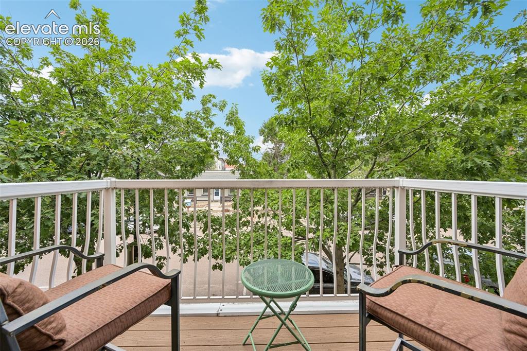 Image 12 of 50: Balcony