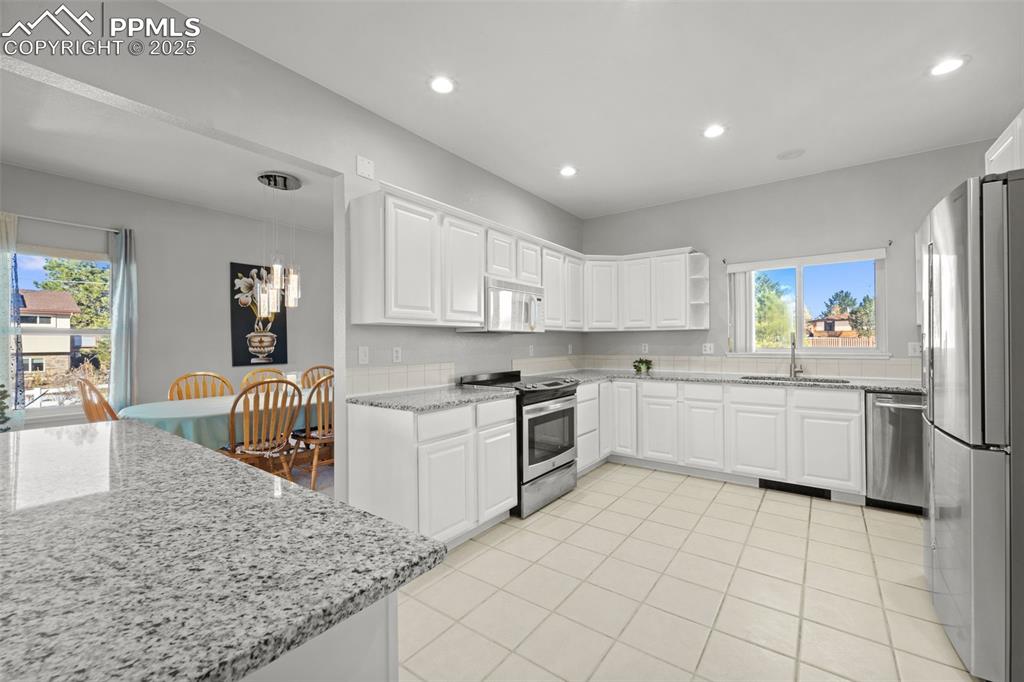 Image 11 of 47: Large kitchen. 
