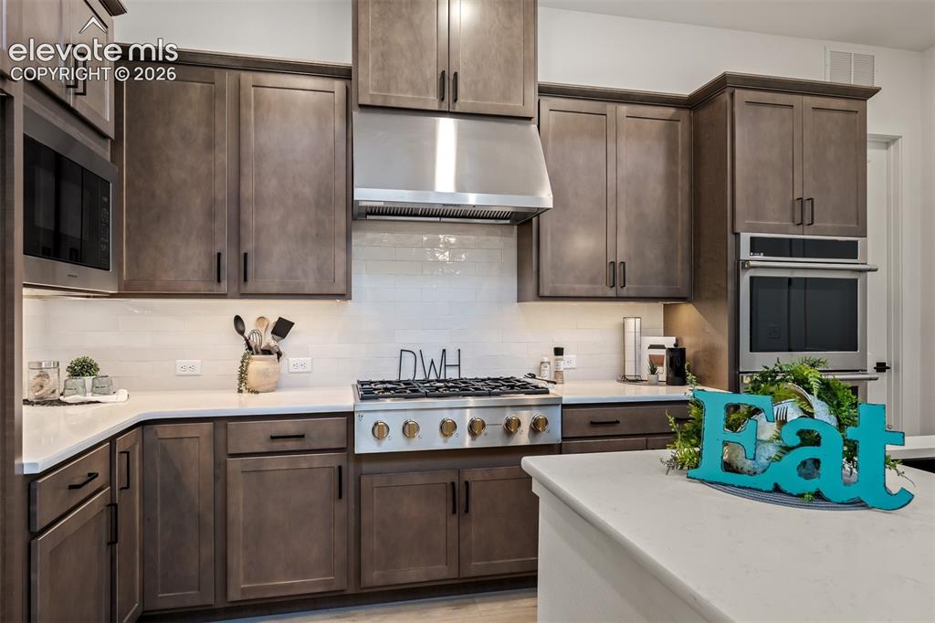 Image 6 of 45: Kitchen