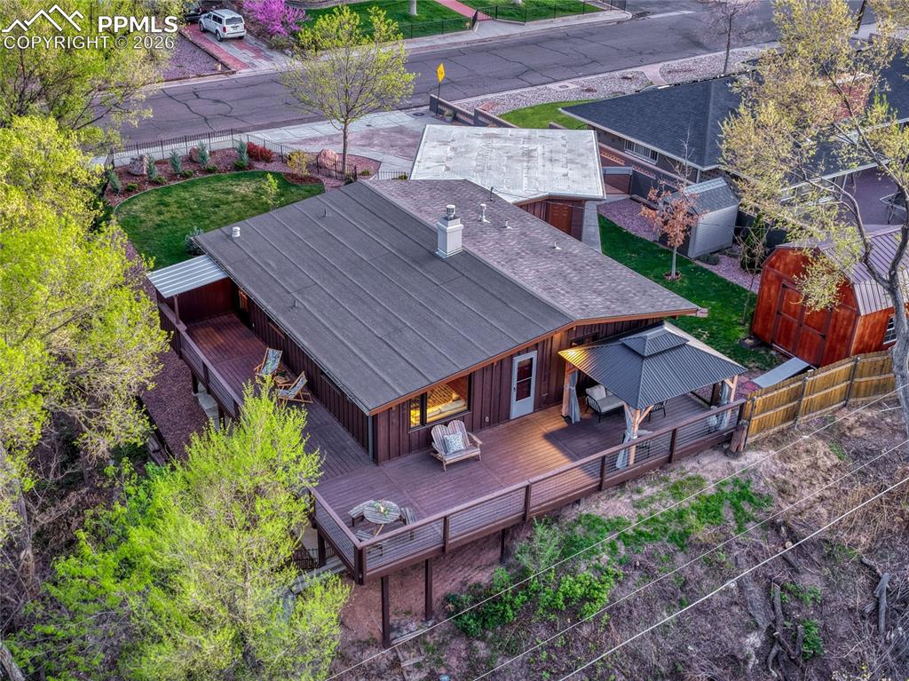 Image 12 of 40: Entry